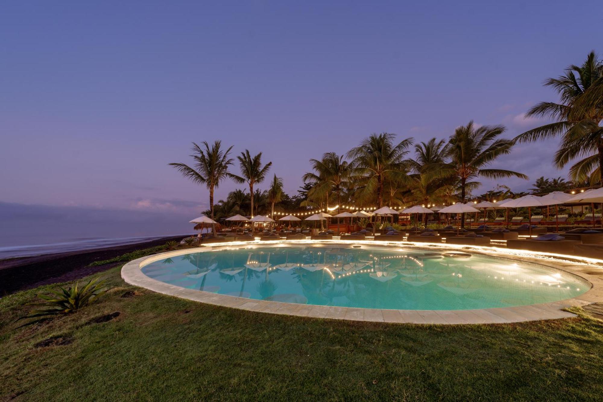Hotel Komune And Beach Club Bali Desa Desa Keramas Exteriör bild