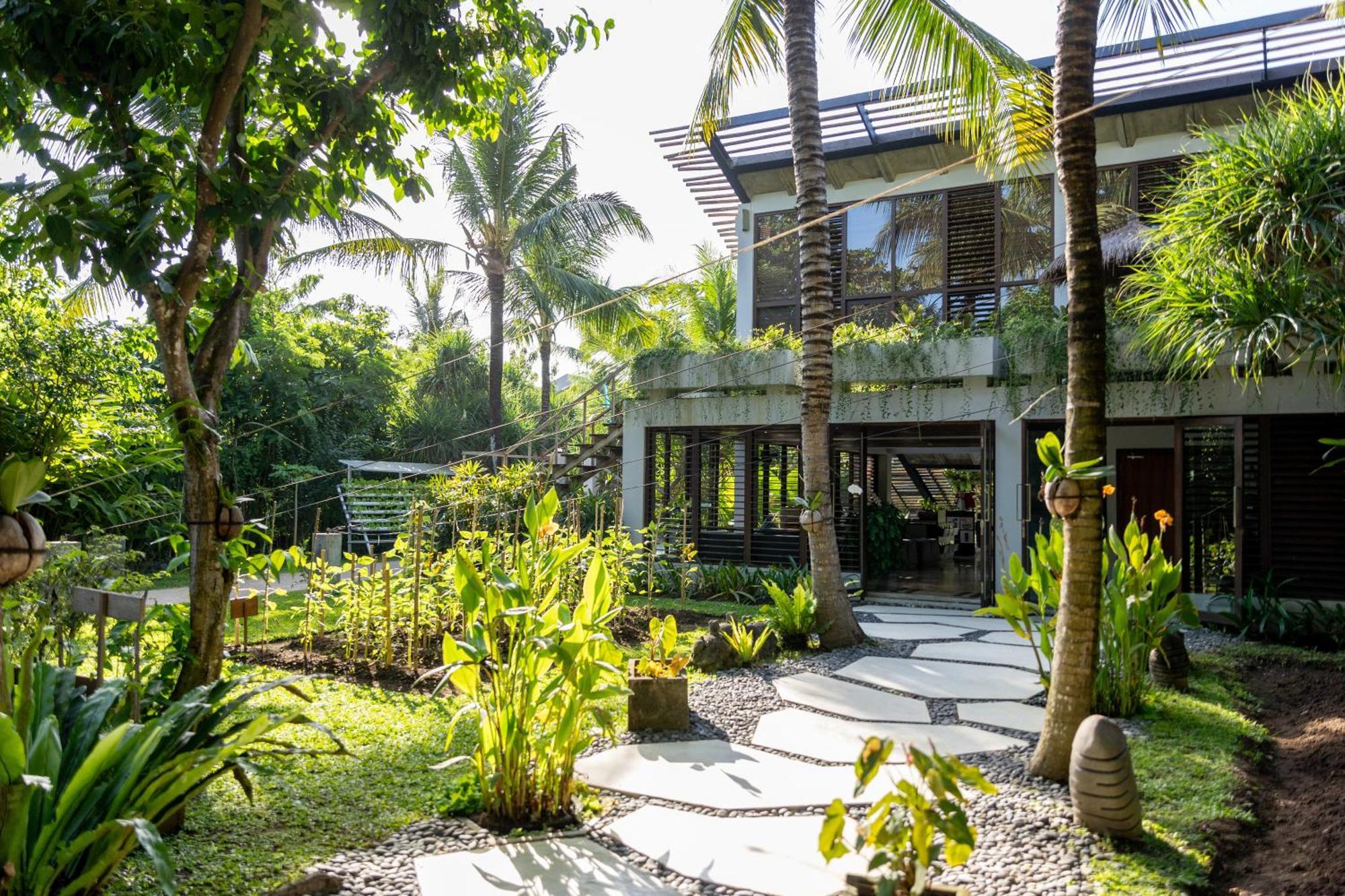 Hotel Komune And Beach Club Bali Desa Desa Keramas Exteriör bild