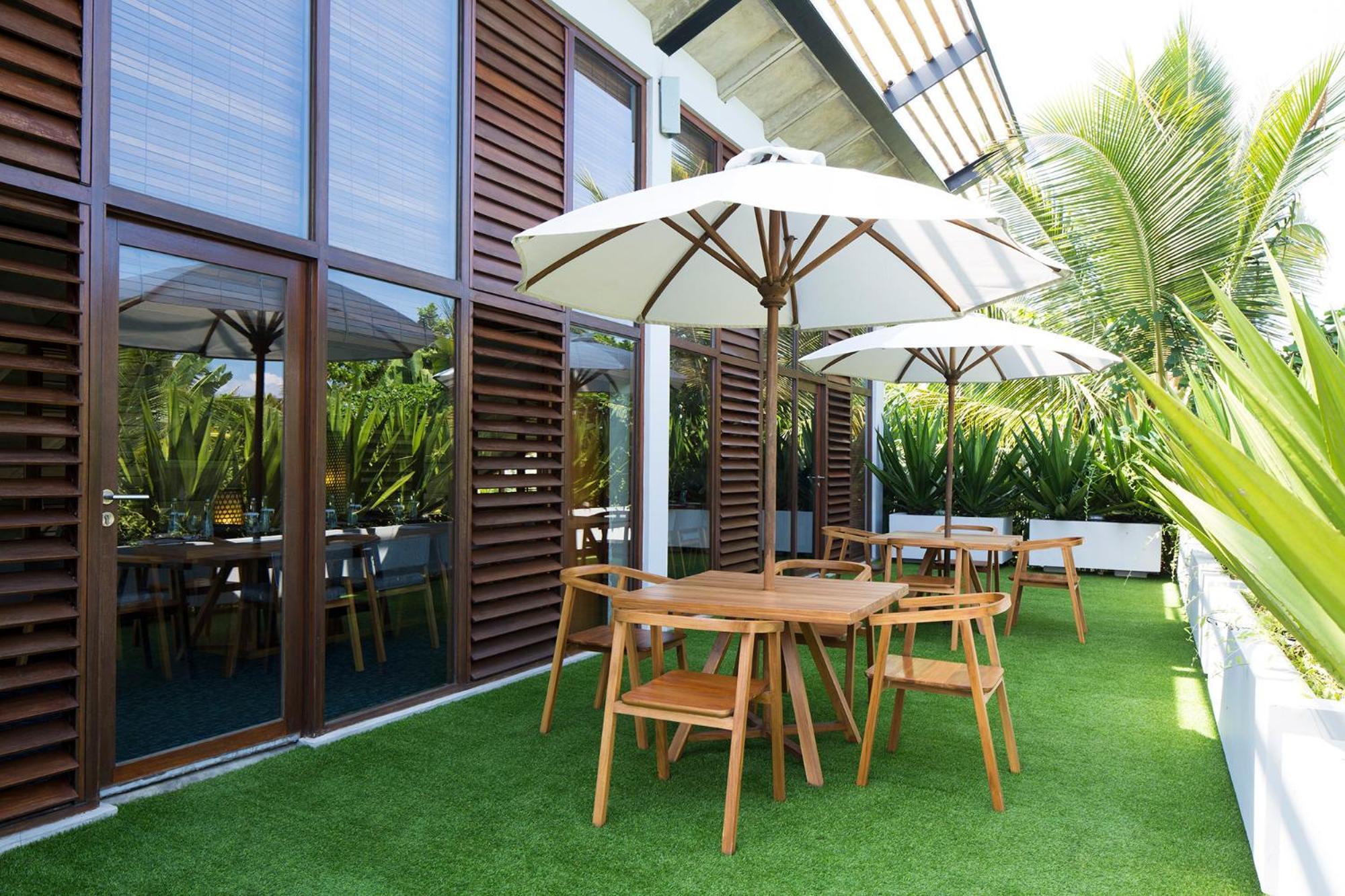 Hotel Komune And Beach Club Bali Desa Desa Keramas Exteriör bild