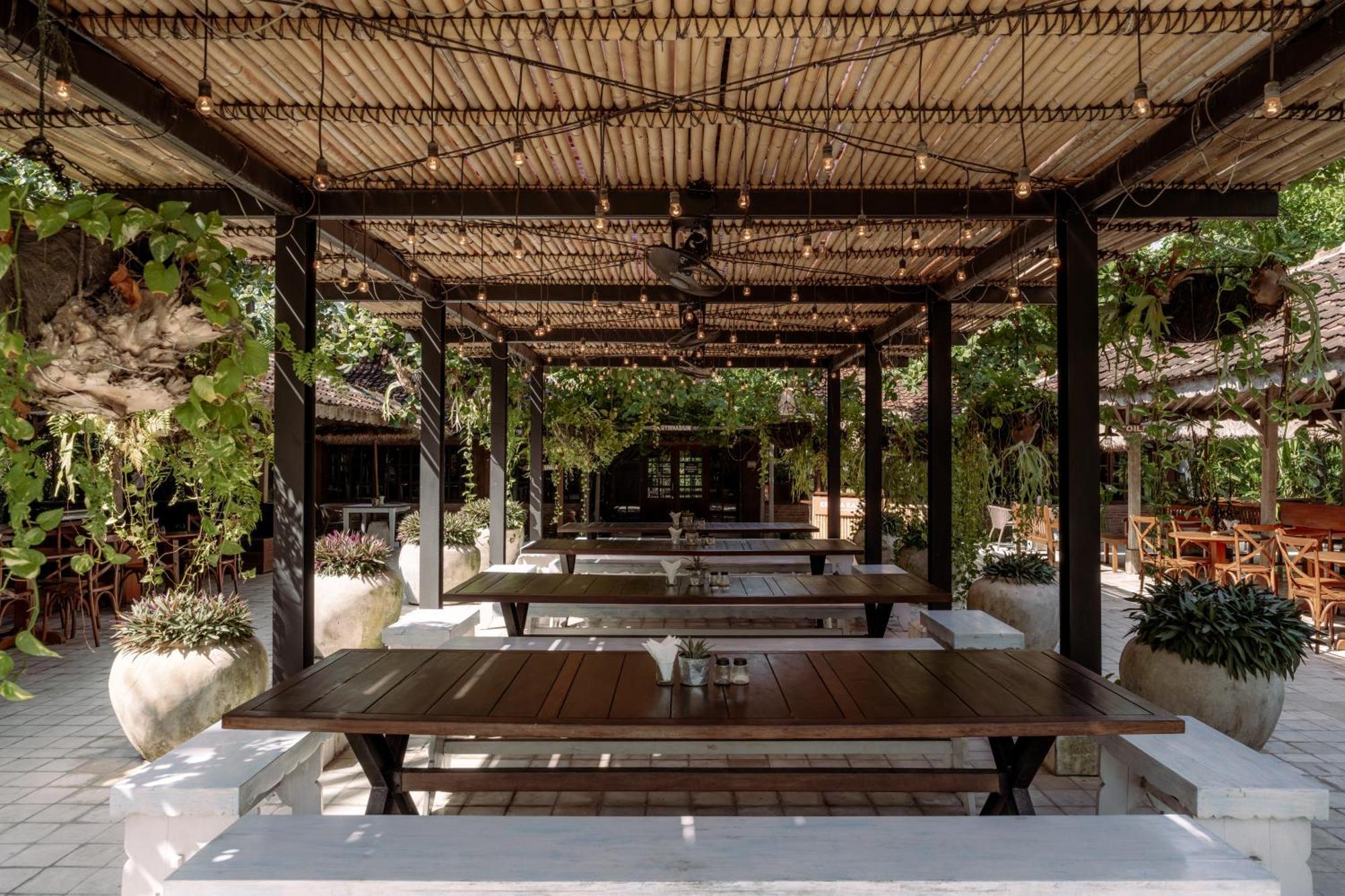 Hotel Komune And Beach Club Bali Desa Desa Keramas Exteriör bild