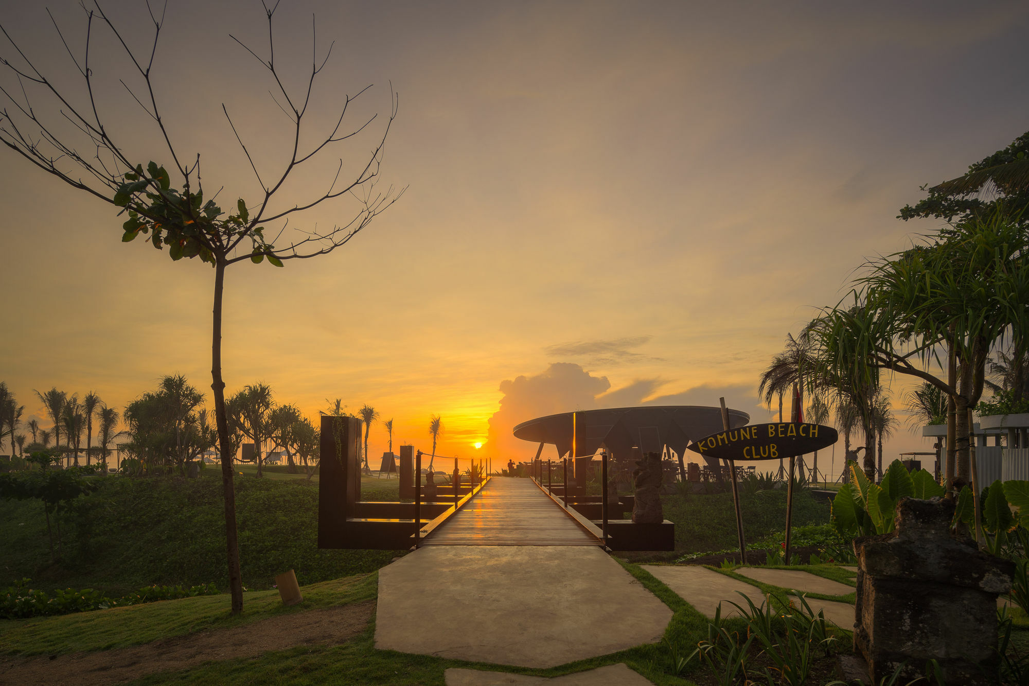 Hotel Komune And Beach Club Bali Desa Desa Keramas Exteriör bild